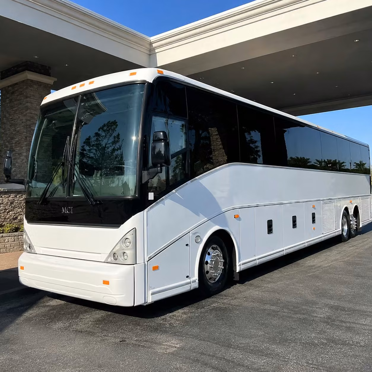 corporate groups and conference attendees love spokane charter bus airport shuttles