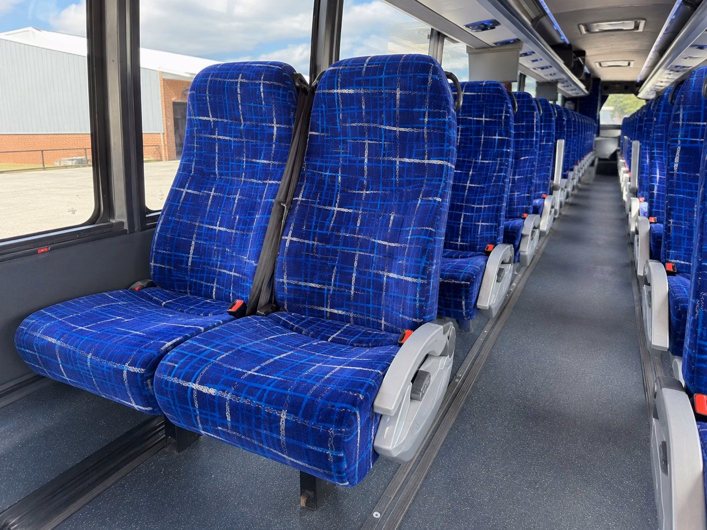 fan bus rentals for washington state cougars games in pullman